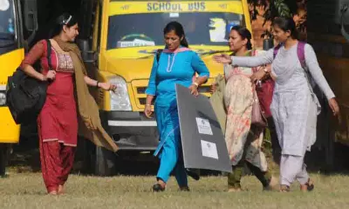 Ludhiana: चुनाव ड्यूटी पर लगाए गए शिक्षक छात्रों पर ध्यान केंद्रित नहीं कर पा रहे