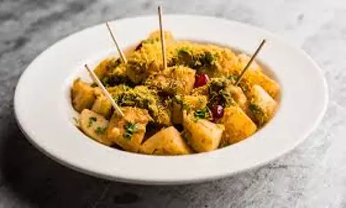 घर पर बनाएं होटल जैसी टेस्टी fried potato chaat घर पर बनाएं होटल जैसी टेस्टी fried potato chaat