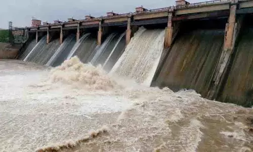 Telangana govt के गाद हटाने के कार्यक्रम में भारी धनराशि खर्च की गई, 20 लाख टन रेत Telangana govt के गाद हटाने के कार्यक्रम में भारी धनराशि खर्च की गई, 20 लाख टन रेत