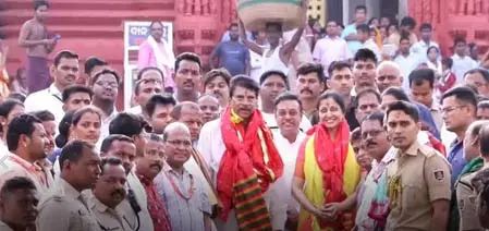 ओडिशा : राज्यपाल हरि बाबू कंभमपति ने महाप्रभु जगन्नाथ का किया दर्शन-पूजन ओडिशा : राज्यपाल हरि बाबू कंभमपति ने महाप्रभु जगन्नाथ का किया दर्शन-पूजन
