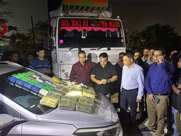 STF ने असम के कामरूप जिले में 71 करोड़ रुपये की नशीली दवाएं जब्त कीं, दो गिरफ्तार STF ने असम के कामरूप जिले में 71 करोड़ रुपये की नशीली दवाएं जब्त कीं, दो गिरफ्तार