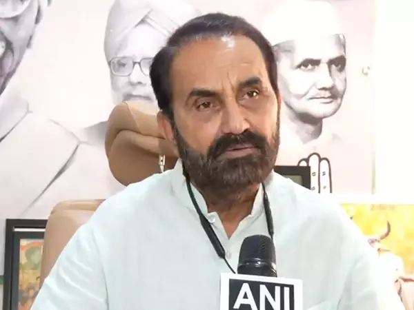 कांग्रेस गुजरात उपचुनाव अकेले लड़ेगी, AAP के साथ कोई गठबंधन नहीं कांग्रेस गुजरात उपचुनाव अकेले लड़ेगी, AAP के साथ कोई गठबंधन नहीं