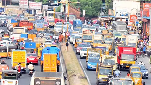फ्लाईओवर निर्माण कार्य: तेनाम्पेट, सैदापेट में यातायात डायवर्जन फ्लाईओवर निर्माण कार्य: तेनाम्पेट, सैदापेट में यातायात डायवर्जन