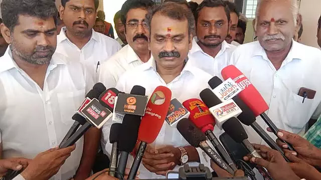 अन्नाद्रमुक-भाजपा गठबंधन मजबूत बना हुआ है: L. Murugan अन्नाद्रमुक-भाजपा गठबंधन मजबूत बना हुआ है: L. Murugan