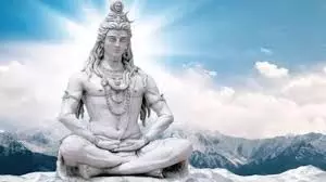 Shukra Pradosh Vrat 2025: प्रदोष व्रत के दिन करें भगवान शिव के इस स्त्रोत का पाठ, हर काम में मिलेगी सफलता Shukra Pradosh Vrat 2025: प्रदोष व्रत के दिन करें भगवान शिव के इस स्त्रोत का पाठ, हर काम में मिलेगी सफलता