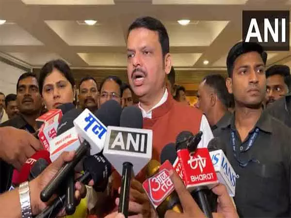 महाराष्ट्र में मराठी अनिवार्य, अन्य भाषाएँ सीखना भी एक विकल्प: CM Fadnavis महाराष्ट्र में मराठी अनिवार्य, अन्य भाषाएँ सीखना भी एक विकल्प: CM Fadnavis