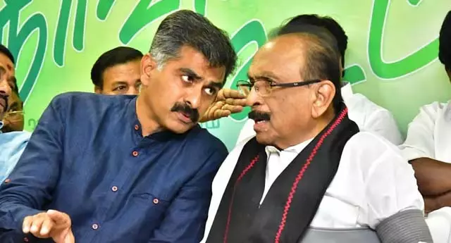 Tamil Nadu : दुरई वाइको से वाइको की मुलाकात Tamil Nadu : दुरई वाइको से वाइको की मुलाकात