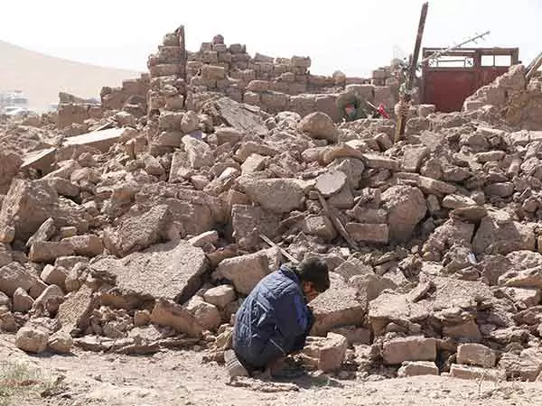 Afghanistan में 5.8 तीव्रता का भूकंप आया Afghanistan में 5.8 तीव्रता का भूकंप आया