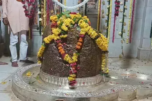 Rajasthan के इस जिले में मौजूद है 2000 साल पुराना चमत्कारी शिव मंदिर Rajasthan के इस जिले में मौजूद है 2000 साल पुराना चमत्कारी शिव मंदिर