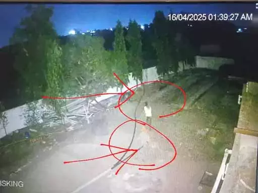स्कूल में फिर चोरी, सबमर्सिबल पंप और केबल वायर पार स्कूल में फिर चोरी, सबमर्सिबल पंप और केबल वायर पार