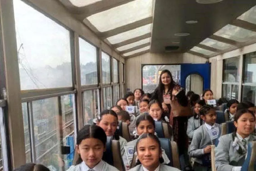 143 साल पुराने Darjeeling रेलवे स्टेशन को आधुनिक सुविधाओं से लैस करने की तैयारी 143 साल पुराने Darjeeling रेलवे स्टेशन को आधुनिक सुविधाओं से लैस करने की तैयारी