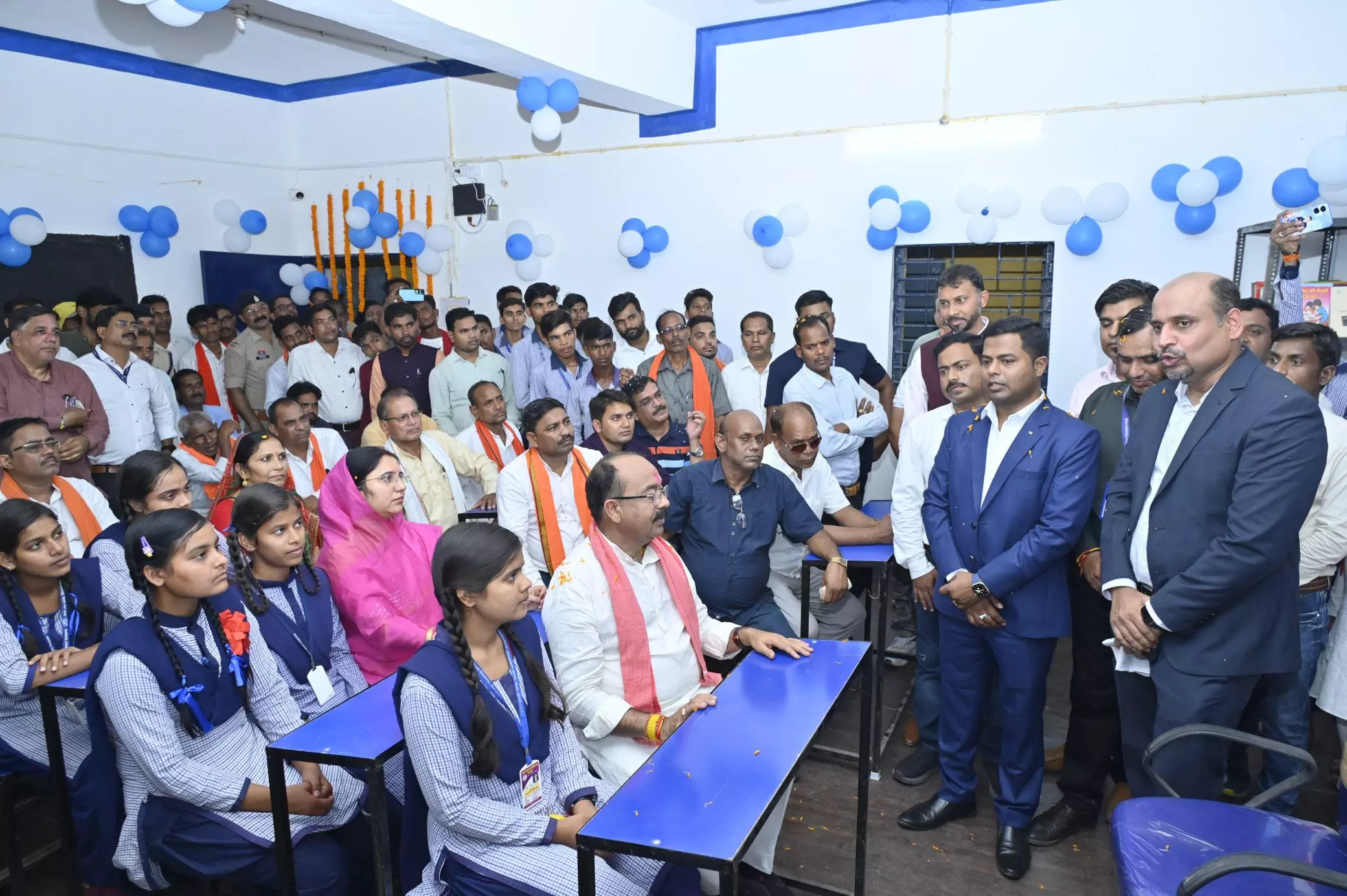 अब गांव के बच्चे भी करेंगे स्मार्ट स्टडी अब गांव के बच्चे भी करेंगे स्मार्ट स्टडी