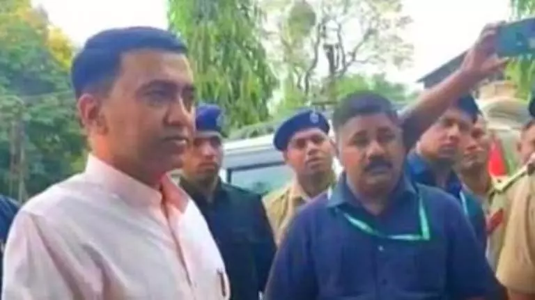 भोमा के ग्रामीणों ने CM सावंत के समक्ष सड़क की समस्या उठाई भोमा के ग्रामीणों ने CM सावंत के समक्ष सड़क की समस्या उठाई