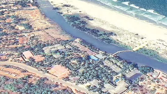 GOA: तटीय क्षेत्र में 90 लक्जरी विला की मंजूरी पर मंड्रेम में हंगामा GOA: तटीय क्षेत्र में 90 लक्जरी विला की मंजूरी पर मंड्रेम में हंगामा