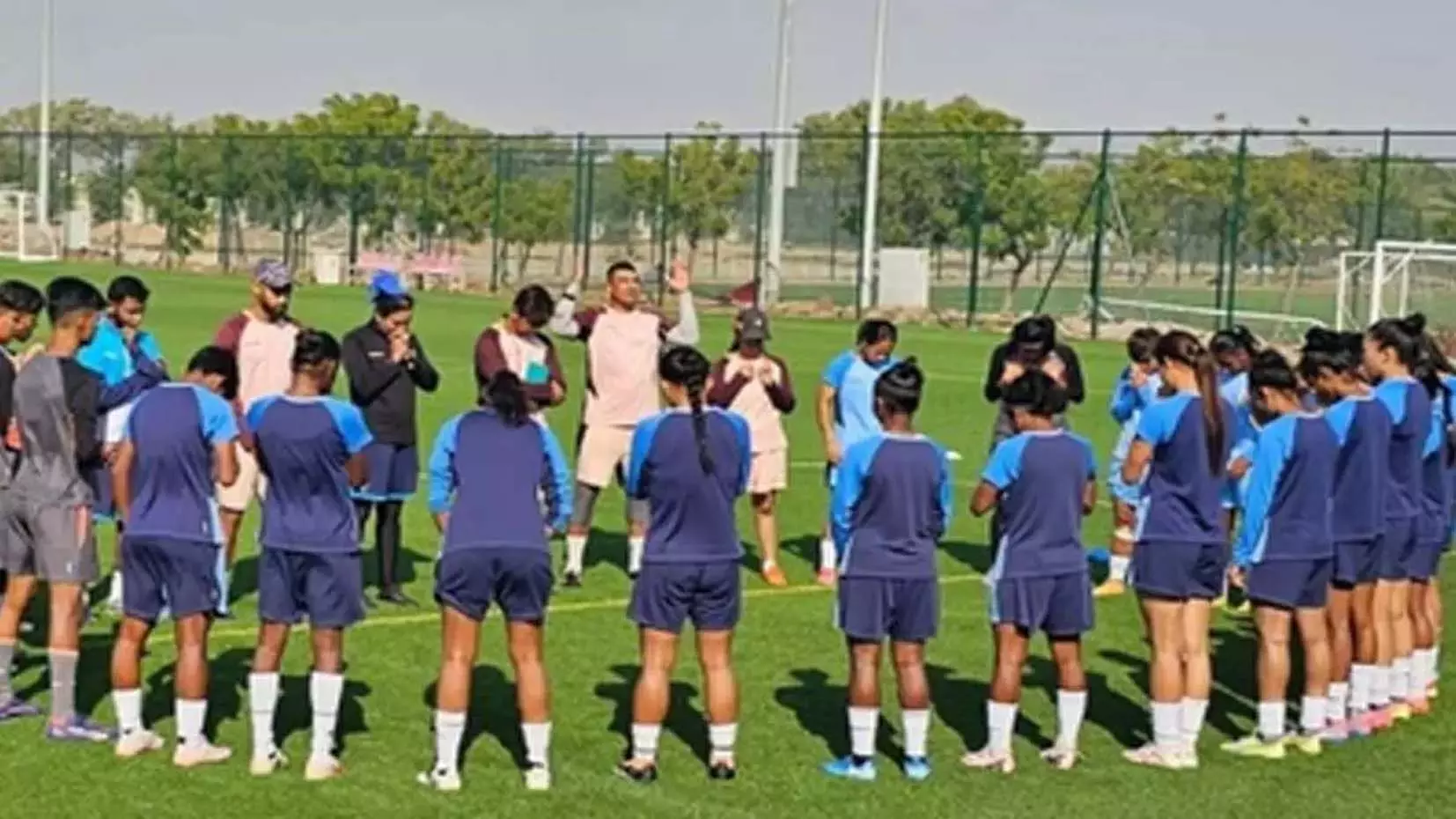 क्रिस्पिन छेत्री ने एएफसी महिला एशियाई कप 2026 क्वालीफायर के लिए 39 संभावित खिलाड़ियों की घोषणा की क्रिस्पिन छेत्री ने एएफसी महिला एशियाई कप 2026 क्वालीफायर के लिए 39 संभावित खिलाड़ियों की घोषणा की