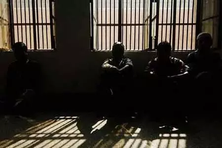 J&K: पुलिस ने बताया कि सांबा में सात खूंखार अपराधी गिरफ्तार किए J&K: पुलिस ने बताया कि सांबा में सात खूंखार अपराधी गिरफ्तार किए