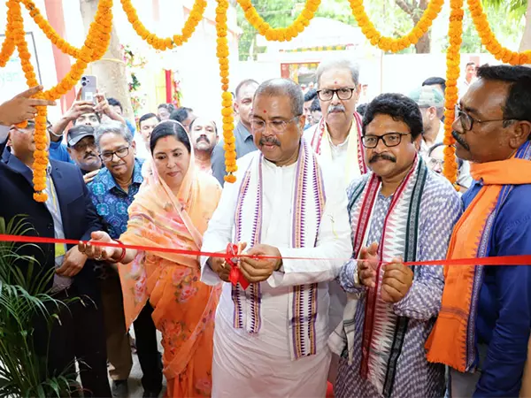 केंद्रीय मंत्री धर्मेंद्र प्रधान ने Balangir में दो केंद्रीय विद्यालय परिसरों की आधारशिला रखी केंद्रीय मंत्री धर्मेंद्र प्रधान ने Balangir में दो केंद्रीय विद्यालय परिसरों की आधारशिला रखी