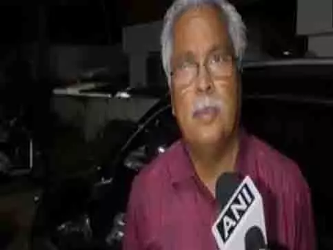 न्यायपालिका पर ज़बरदस्त हमला: SC पर निशिकांत दुबे के बयान पर CPI नेता बिनॉय विश्वम न्यायपालिका पर ज़बरदस्त हमला: SC पर निशिकांत दुबे के बयान पर CPI नेता बिनॉय विश्वम