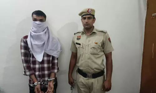टेक्नीशियन गिरफ्तार, आईसीयू में भर्ती एयर होस्टेस के साथ किया था यौन उत्पीड़न टेक्नीशियन गिरफ्तार, आईसीयू में भर्ती एयर होस्टेस के साथ किया था यौन उत्पीड़न