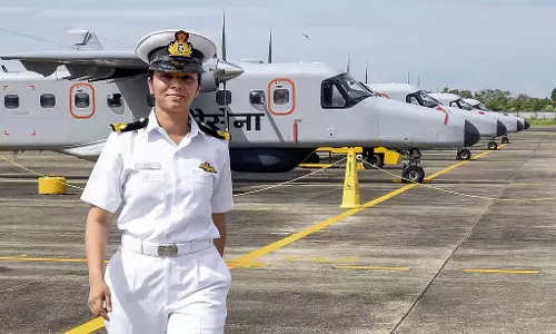 जिन लोगों ने 12वीं में आर्ट्स और कॉमर्स की पढ़ाई की है, उनके लिए भी पायलट बनने का अवसर जिन लोगों ने 12वीं में आर्ट्स और कॉमर्स की पढ़ाई की है, उनके लिए भी पायलट बनने का अवसर