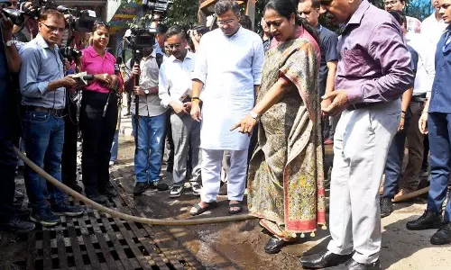 CM, परवेश ने बाढ़ संभावित क्षेत्रों का निरीक्षण किया CM, परवेश ने बाढ़ संभावित क्षेत्रों का निरीक्षण किया