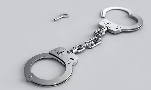 सरकारी नौकरी का झांसा देकर धोखाधड़ी करने के आरोप में फोरेंसिक विभाग का कर्मचारी गिरफ्तार