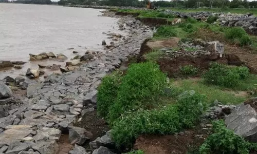 Kendrapara में नदी, नहर के तटबंध असुरक्षित