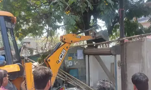 निगम ने 50 दुकानों को गिराया, अवैध कब्जा पर चला बुलडोजर