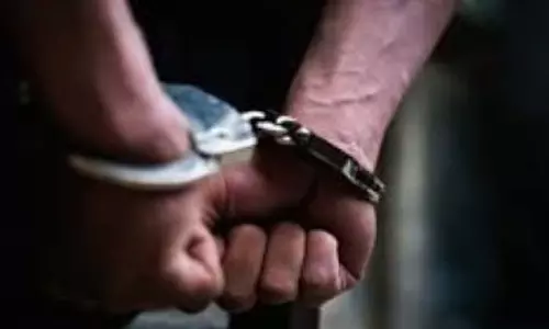वैगाटोर में अंतरराज्यीय ड्रग तस्कर गिरफ्तार, 2.2 लाख रुपये मूल्य की LSD जब्त