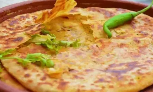 Besan Paratha : गर्मियों में बनाएं भरवां बेसन के पराठे Besan Paratha : गर्मियों में बनाएं भरवां बेसन के पराठे