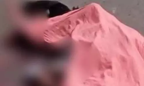 ट्रक ने शादी में शामिल होने जा रहे दंपति को रौंदा, एक की मौत