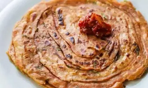 Lachha Pyaz Paratha: लच्छा प्याज पराठा, जानिए आसान रेसिपी Lachha Pyaz Paratha: लच्छा प्याज पराठा, जानिए आसान रेसिपी