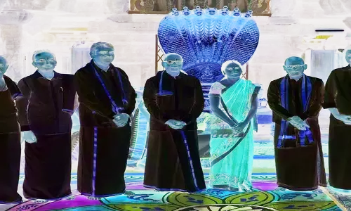 16वें वित्त आयोग के अध्यक्ष ने तिरुमाला मंदिर का  किया दौरा