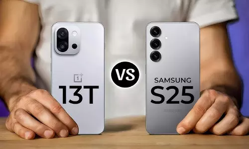 OnePlus और Samsung के कॉम्पेक्ट स्मार्टफोन्स में कौन कितना खास, जानें