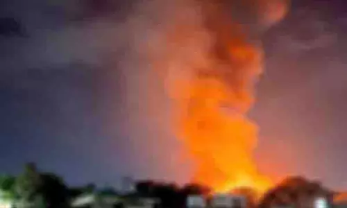 Yemen के ईंधन बंदरगाह पर अमेरिकी हवाई हमलों में 80 लोगों की मौत