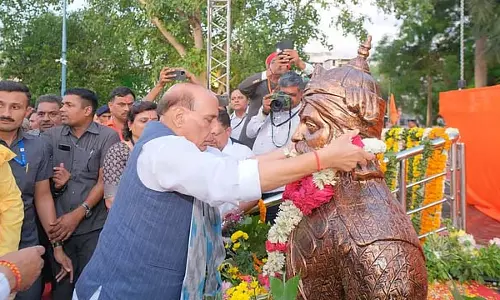 औरंगजेब एक कट्टर, क्रूर व्यक्ति था, बाबर का महिमामंडन करना देश के मुसलमानों का अपमान- राजनाथ सिंह