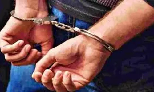 Haldwani: पैरोल पर रिहा होकर स्मैक बेचते पकड़ा गया आरोपी Haldwani: पैरोल पर रिहा होकर स्मैक बेचते पकड़ा गया आरोपी