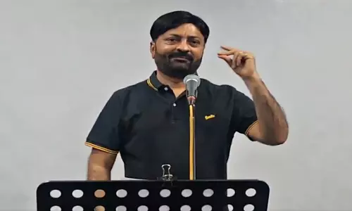क्या Congress नेता हेमांग रावल कुणाल कामरा के फैन हैं? हर्ष सांघवी ने एक गीत के माध्यम से किया व्यंग्य