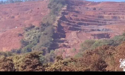 Odisha: कोइड़ा खनिज तस्करी पर लगाम लगाने में कार्रवाई विफल Odisha: कोइड़ा खनिज तस्करी पर लगाम लगाने में कार्रवाई विफल