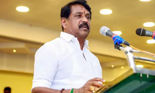कमल दोहरे पत्ते के ऊपर खिलेगा: Nayinar Nagendran