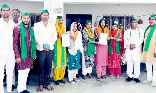 Dadri: किसान संगठन में महिलाओं की हिस्सेदारी को लेकर दादरी में दिखा समर्थन Dadri: किसान संगठन में महिलाओं की हिस्सेदारी को लेकर दादरी में दिखा समर्थन