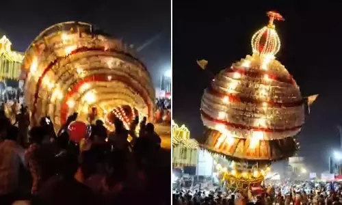 Karnataka के मुल्की में बप्पनडु मंदिर में रथ का ऊपरी हिस्सा ढह गया Karnataka के मुल्की में बप्पनडु मंदिर में रथ का ऊपरी हिस्सा ढह गया