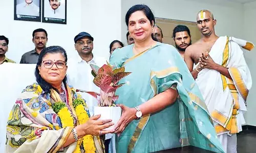 सुचित्रा एला ने हथकरघा और हस्तशिल्प क्षेत्र के लिए सलाहकार का दायित्व संभाला सुचित्रा एला ने हथकरघा और हस्तशिल्प क्षेत्र के लिए सलाहकार का दायित्व संभाला