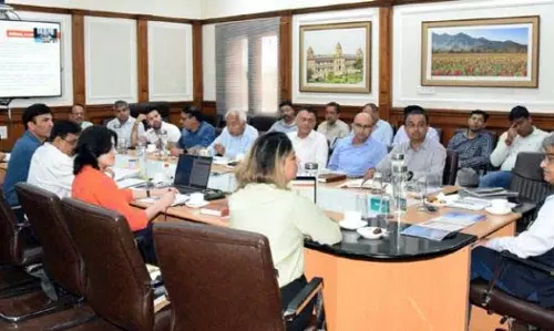 मुख्य सचिव ने Jammu में पर्यटन को बढ़ावा देने के लिए हितधारकों के साथ योजनाओं पर चर्चा की