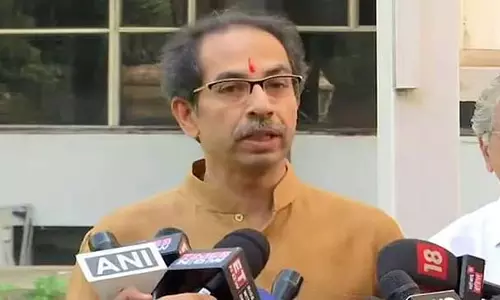 महाराष्ट्र में हिंदी को अनिवार्य नहीं होने देंगे: Uddhav Thackeray महाराष्ट्र में हिंदी को अनिवार्य नहीं होने देंगे: Uddhav Thackeray