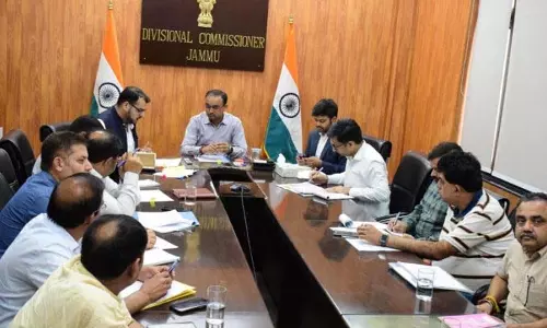 Jammu: मंडलायुक्त ने तूफान से बाधित सार्वजनिक सुविधाओं की बहाली की समीक्षा की