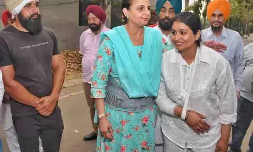अधिवक्ता, सहयोगियों पर हमले को लेकर BJP महिला मोर्चा प्रमुख ने CP से मुलाकात की अधिवक्ता, सहयोगियों पर हमले को लेकर BJP महिला मोर्चा प्रमुख ने CP से मुलाकात की
