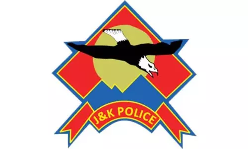 Handwara पुलिस ने हैंडबैग छीनने का मामला सुलझाया, चोरी हुआ सोना बरामद