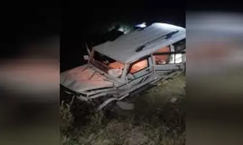Kasganj में बुलेरो हादसा: महिला की मौत, पांच घायल Kasganj में बुलेरो हादसा: महिला की मौत, पांच घायल