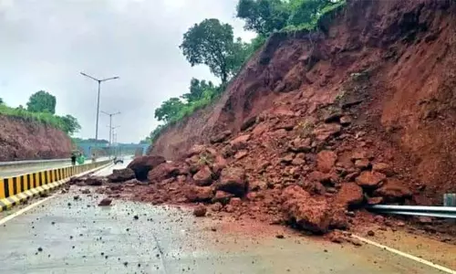 Jammu: भूस्खलन के कारण किश्तवाड़-पद्दर मार्ग बंद Jammu: भूस्खलन के कारण किश्तवाड़-पद्दर मार्ग बंद